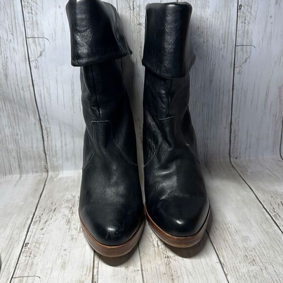 Bakers Black Ankle Booties Heeled Boots Leather Rolled Cuff size 10M - Picture 2 of 9